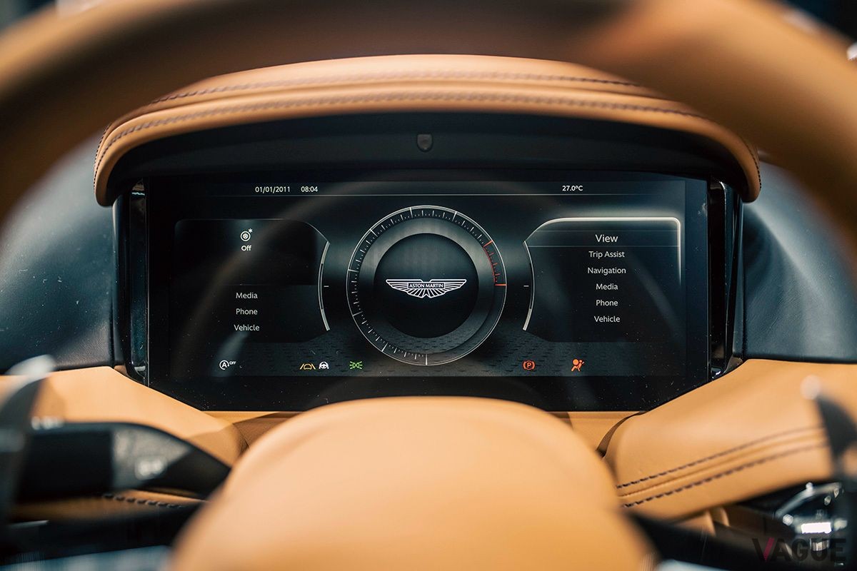 アストンマーティン新型「DB12」のインテリア