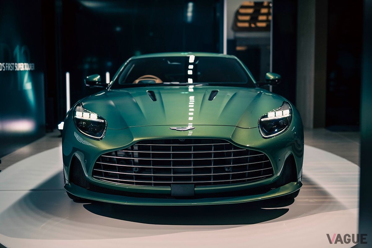 アストンマーティン新型「DB12」