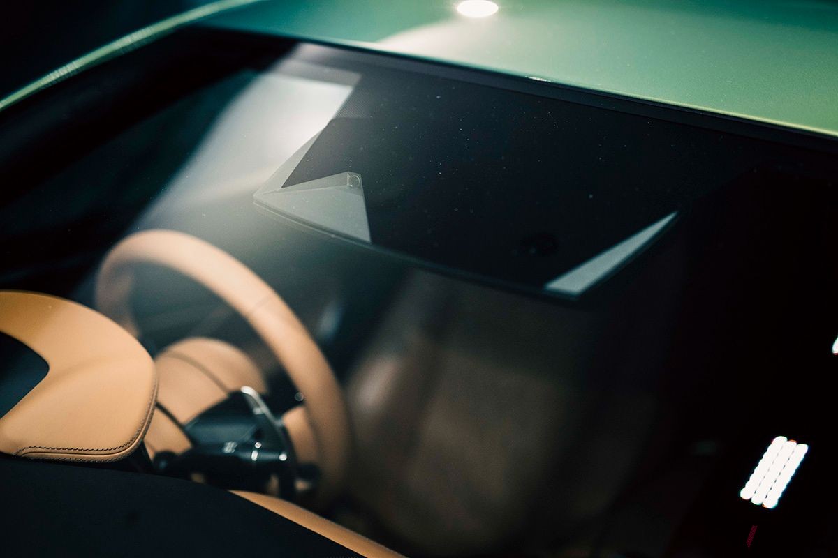 アストンマーティン新型「DB12」