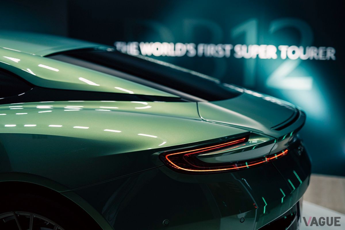 アストンマーティン新型「DB12」