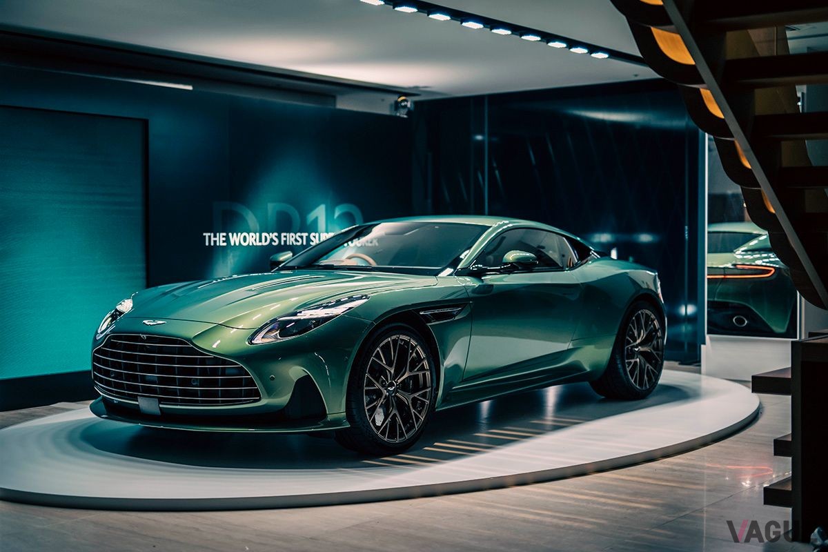 アストンマーティン新型「DB12」