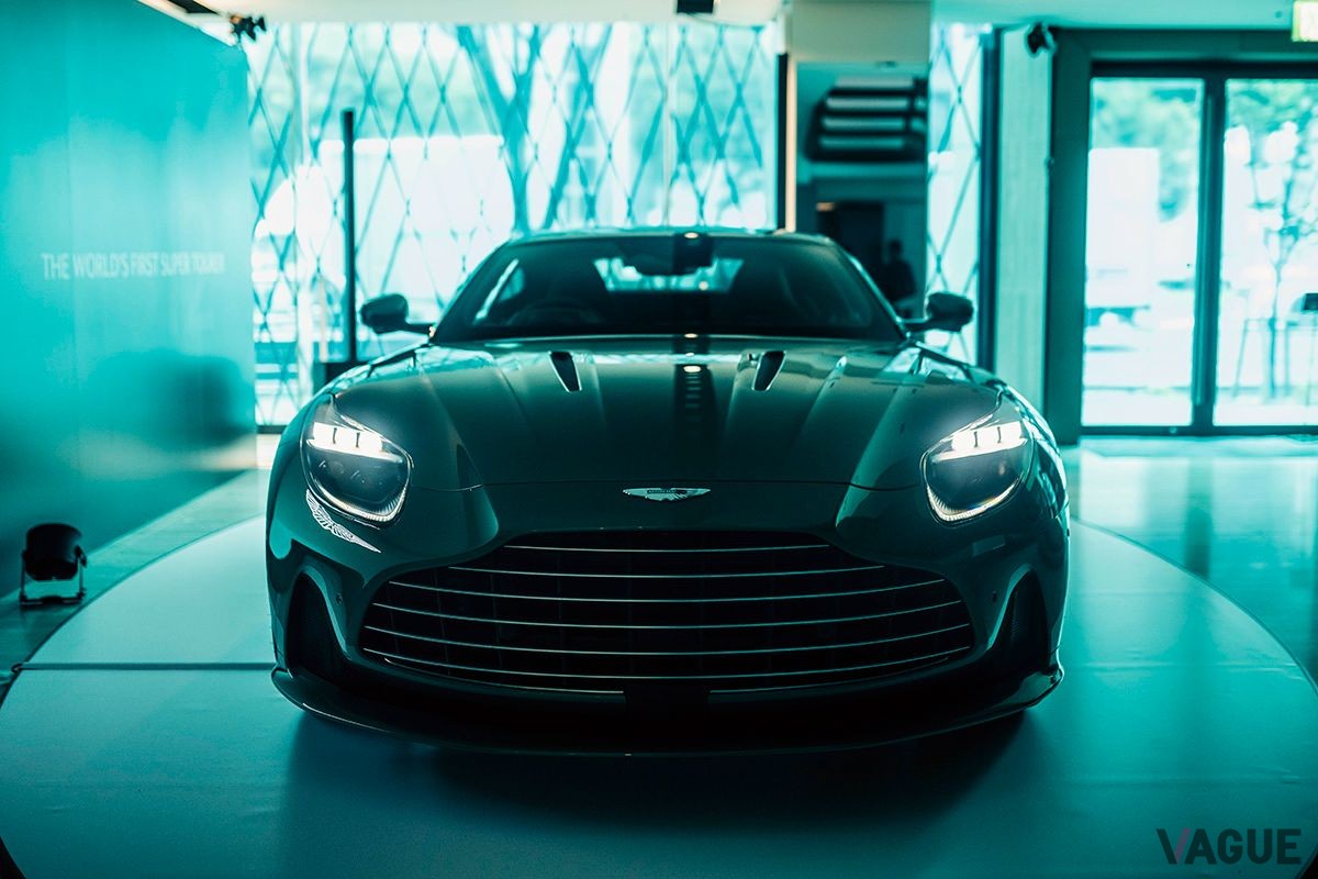 アストンマーティン新型「DB12」