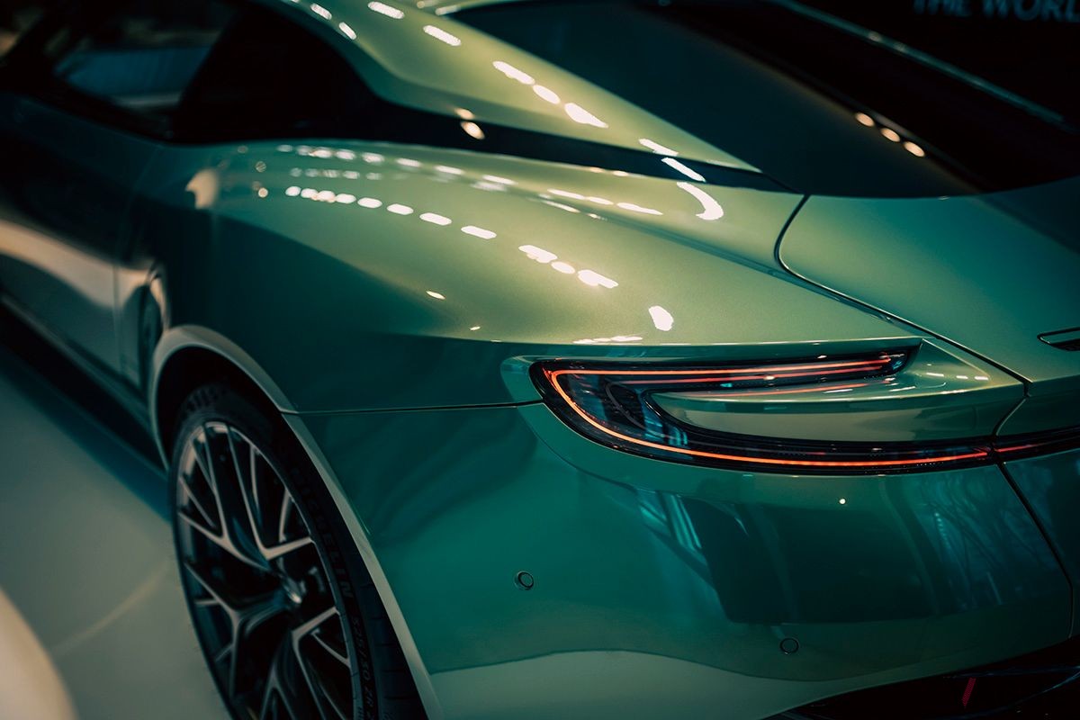 アストンマーティン新型「DB12」