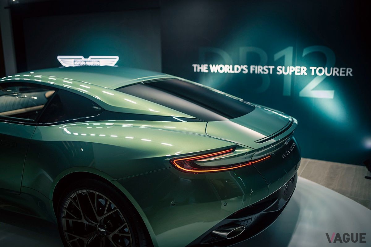 アストンマーティン新型「DB12」