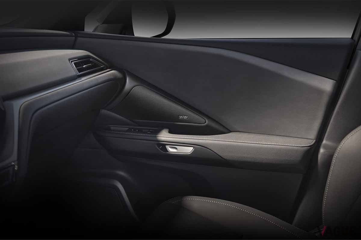 レクサス新型「TX」のティザー画像