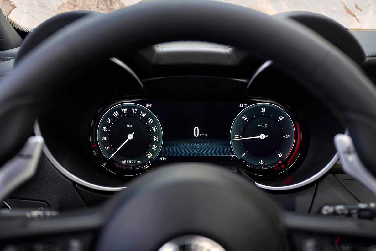 アルファ ロメオ改良新型「ステルヴィオ」のインテリア