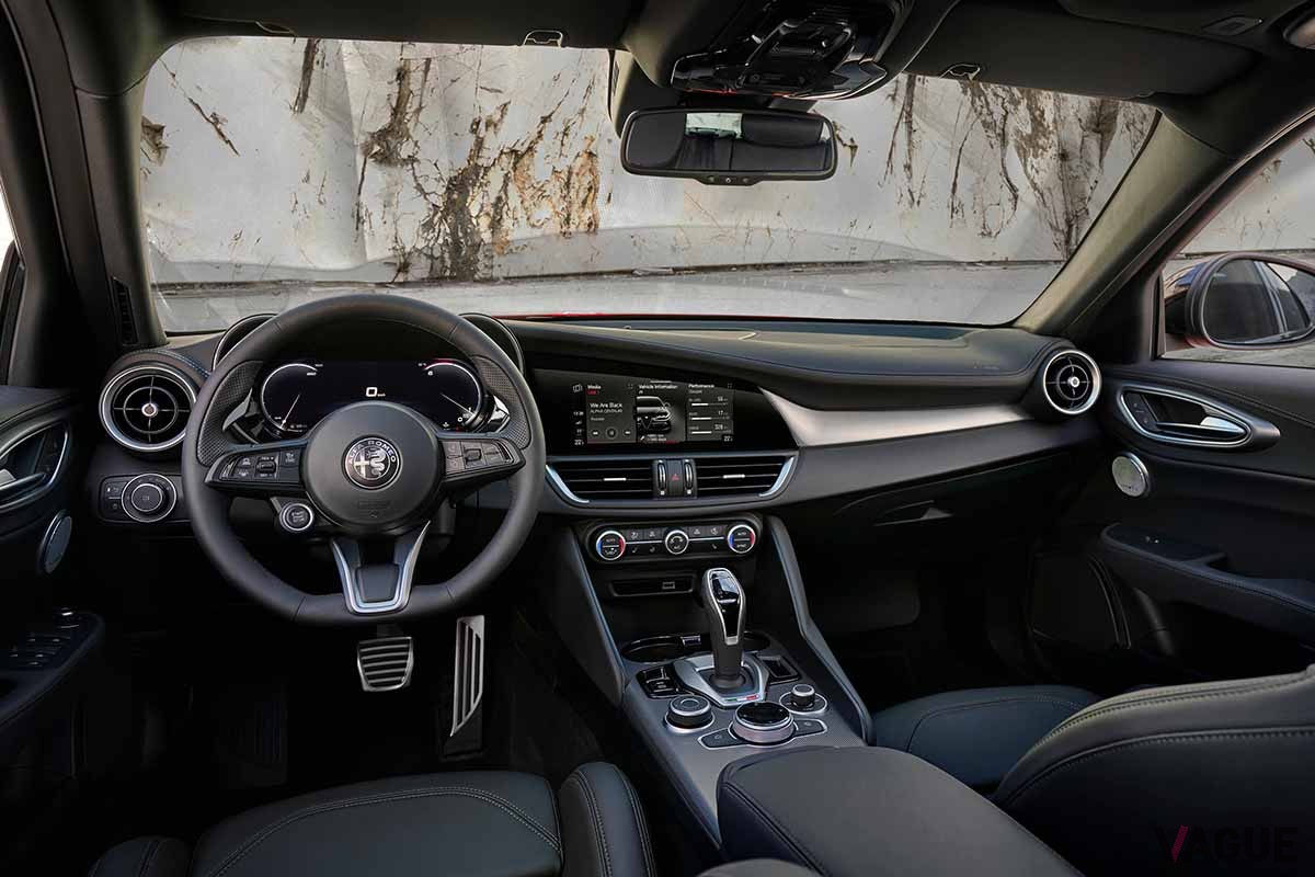 アルファ ロメオ改良新型「ステルヴィオ」のインテリア