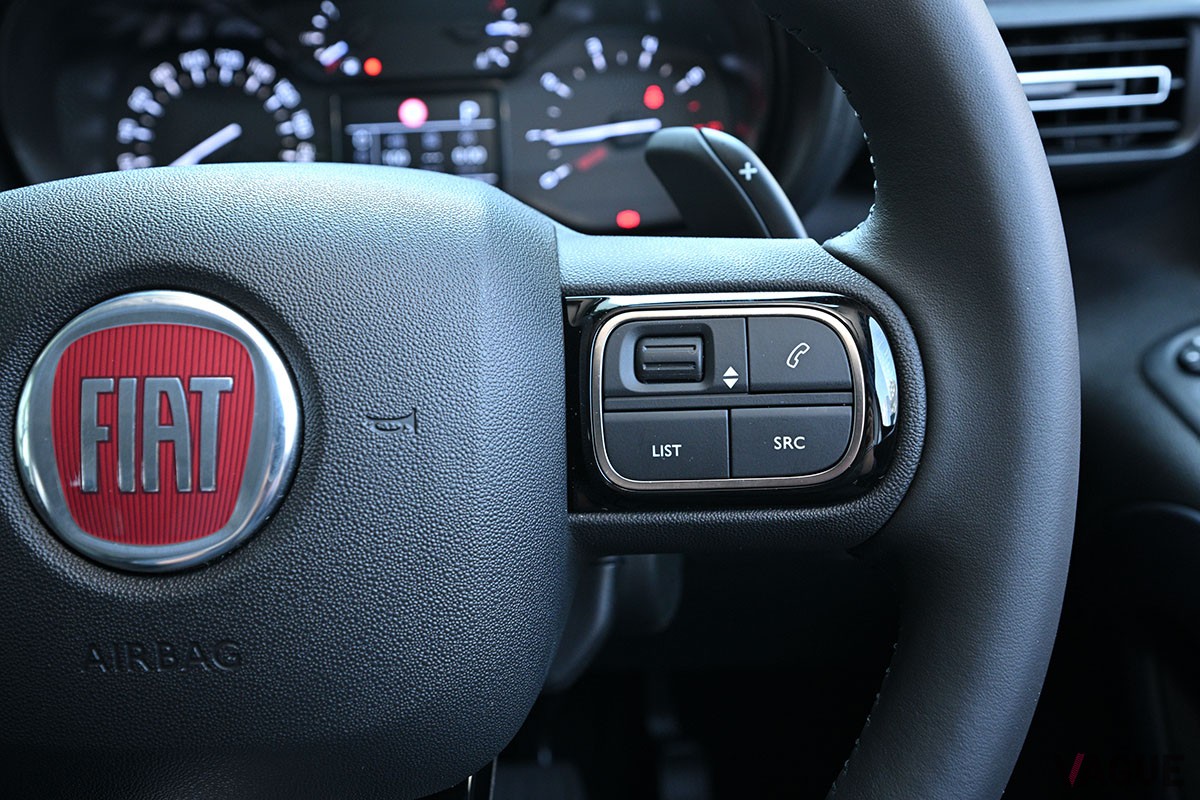 フィアットの人気ミニバン「ドブロ」のインテリア