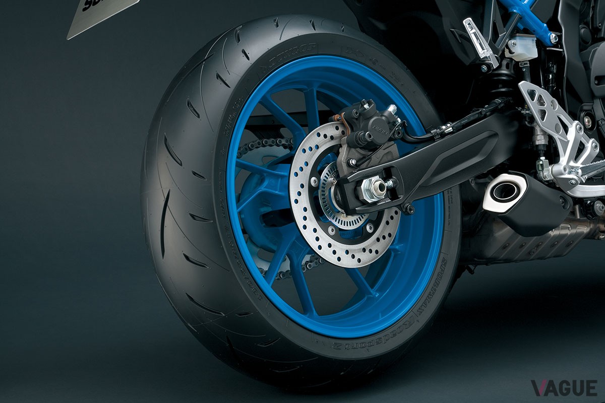 コンパクトな2気筒エンジンの採用で軽くスリムな車体を実現したスズキ「GSX-8S」は、操る楽しみを味わえる新しいストリートファイター