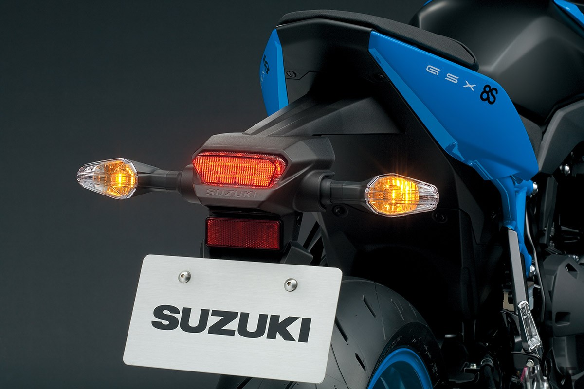 コンパクトな2気筒エンジンの採用で軽くスリムな車体を実現したスズキ「GSX-8S」は、操る楽しみを味わえる新しいストリートファイター