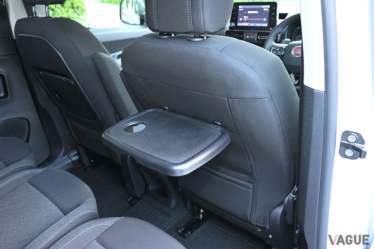 フィアットの人気ミニバン「ドブロ」のインテリア