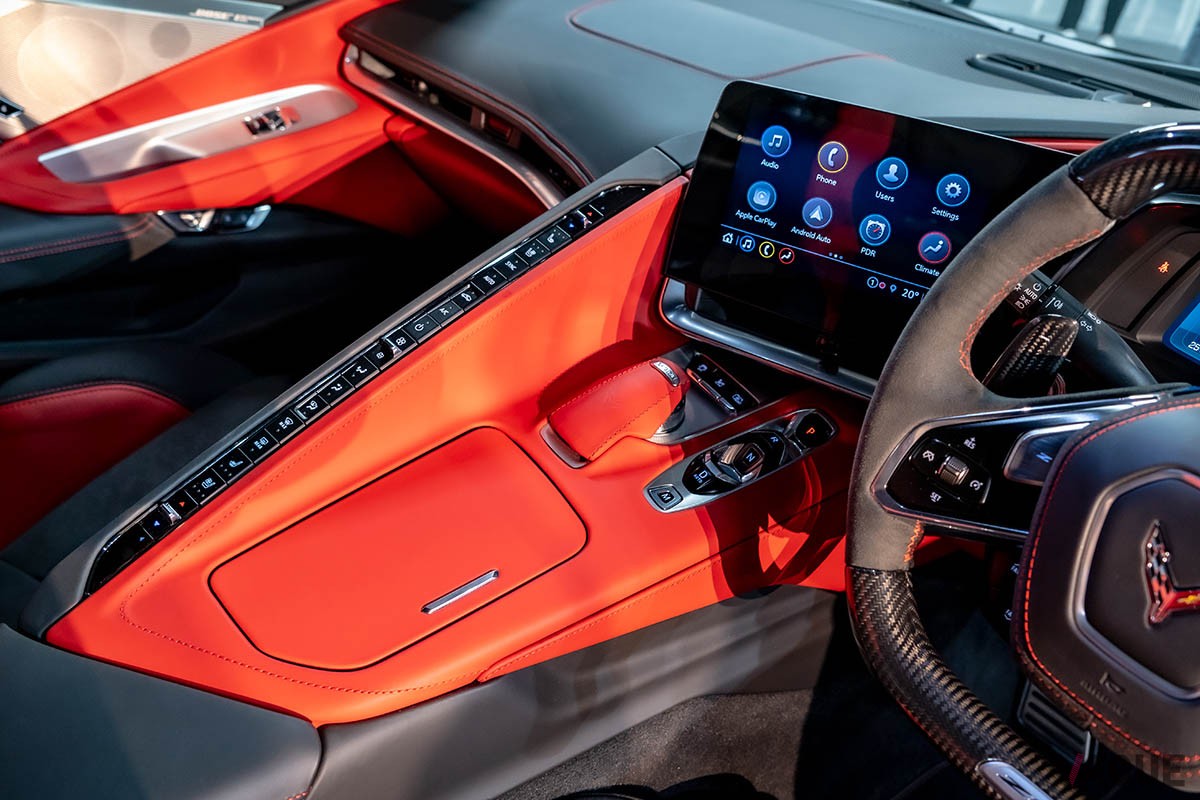 新型「シボレー・コルベットZ06」のインテリア