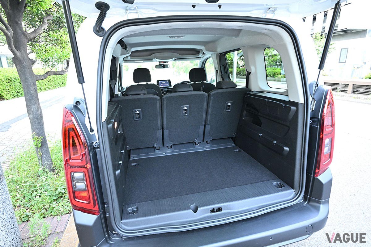 フィアットの人気ミニバン「ドブロ」のインテリア