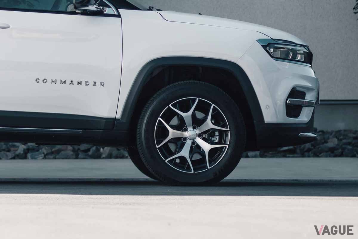 ジープの限定車「コマンダー ロンジチュード」