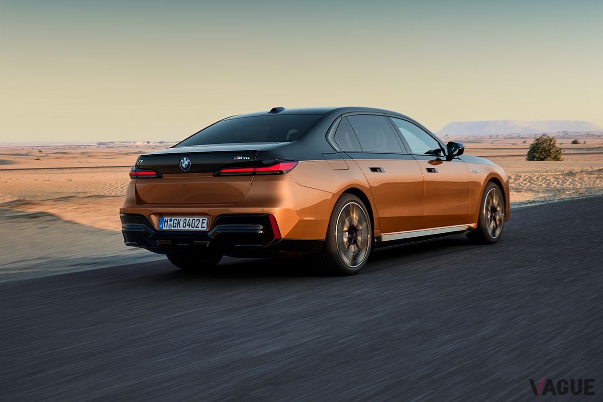 BMW新型「i7 M70 xDrive」