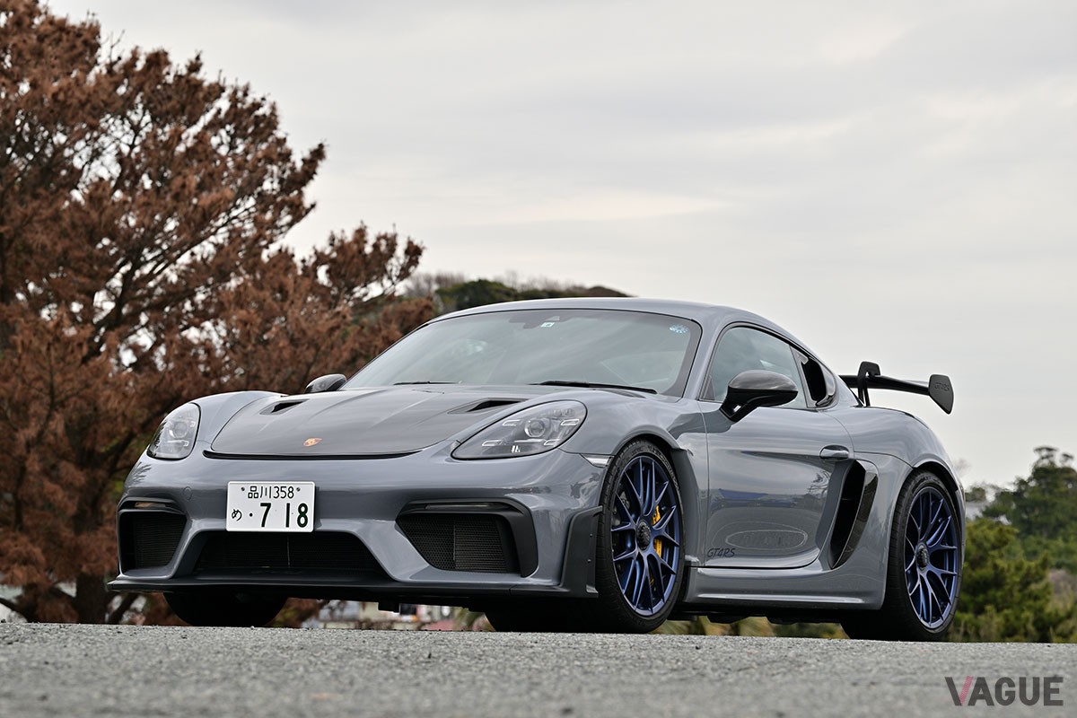 性能も見た目もレーシングカーのような仕上がりとなるポルシェ「718ケイマン」の最強仕様「718ケイマンGT4 RS」