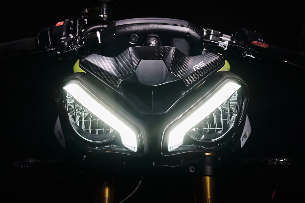 トライアンフ「ストリートトリプル765 Moto2エディション」は、スポーツネイキッド「ストリートトリプル765」の性能をさらに高めた限定モデル