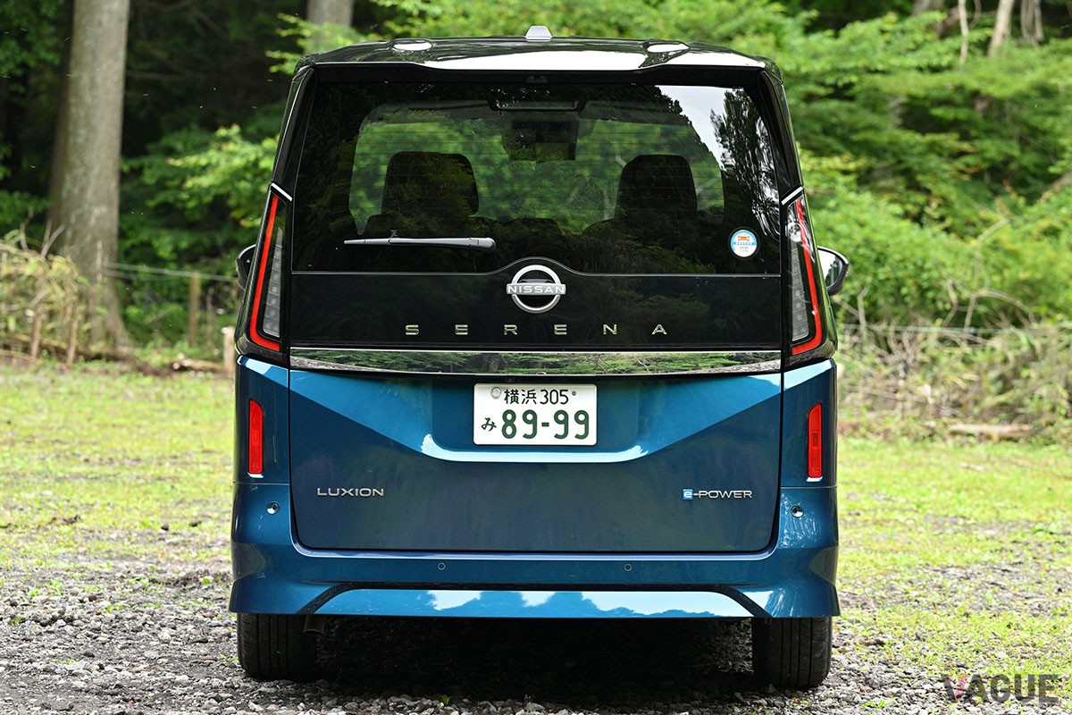 新型「セレナ」の最上級グレード「e-POWERルキシオン」は、日産が誇る先進の安全運転支援機能“プロパイロット2.0”の標準装備で高速移動が楽
