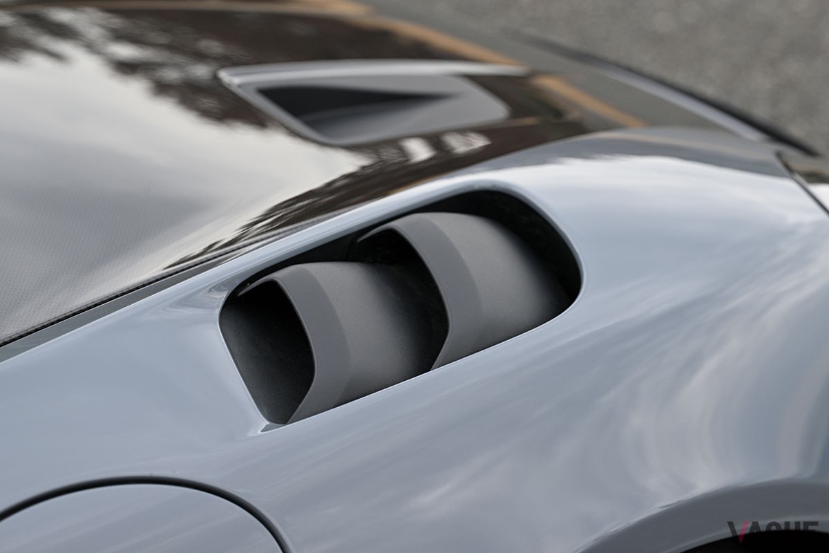 性能も見た目もレーシングカーのような仕上がりとなるポルシェ「718ケイマン」の最強仕様「718ケイマンGT4 RS」