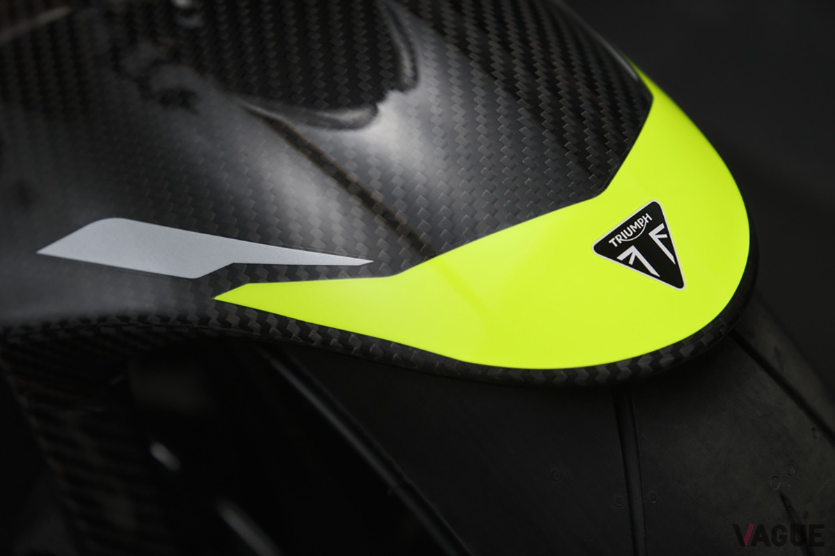トライアンフ「ストリートトリプル765 Moto2エディション」は、スポーツネイキッド「ストリートトリプル765」の性能をさらに高めた限定モデル
