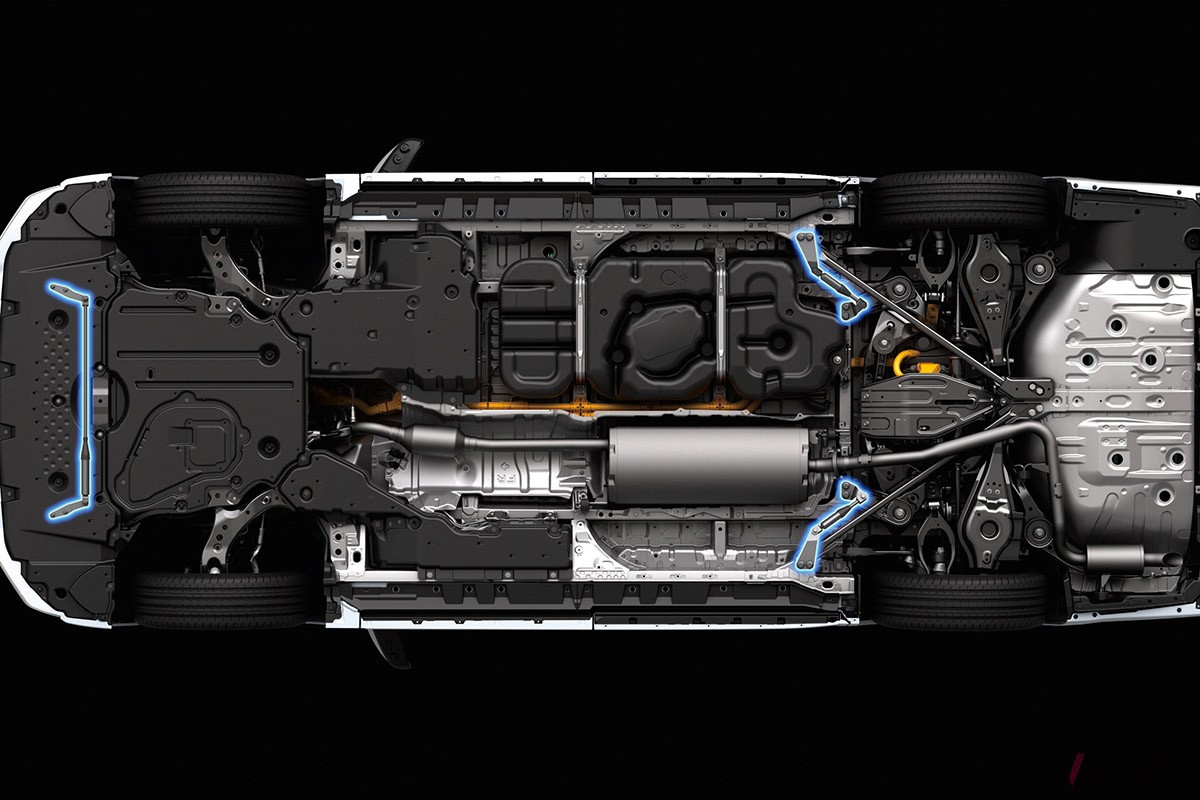 トヨタの高級ミニバンである新型「ヴェルファイア」用の「GRパーツ」は、エクステリアのデザイン性と走行性能をアップさせるパーツが充実している