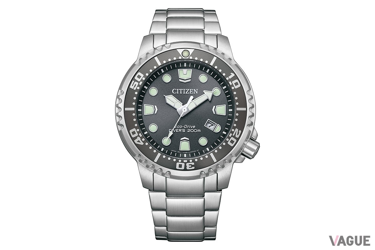 グレーダイヤルの「BN0167-50H」。“逆回転防止ベゼル”や“ネジロックりゅうず”など、ダイバーズウオッチに必要な本格機能も搭載。りゅうずは4時位置に配置されているため手の甲に当たりづらく、手首を動かしやすい