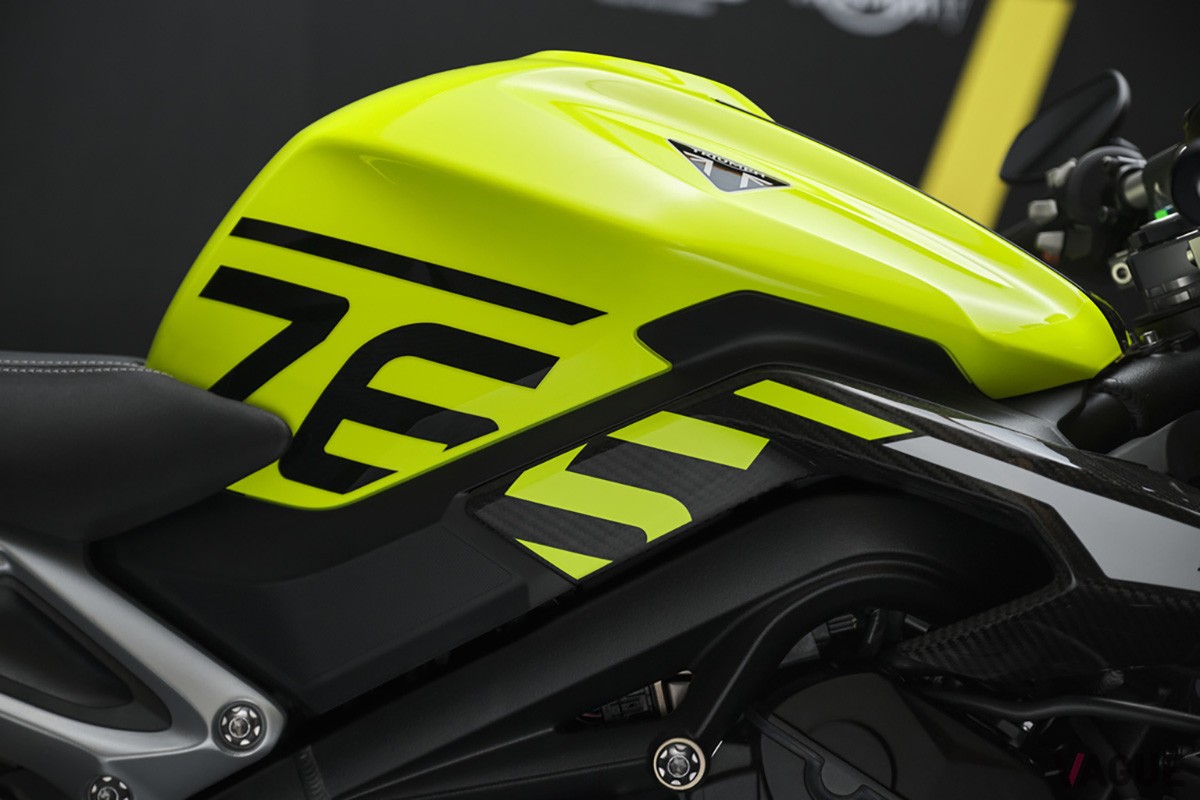 トライアンフ「ストリートトリプル765 Moto2エディション」は、スポーツネイキッド「ストリートトリプル765」の性能をさらに高めた限定モデル