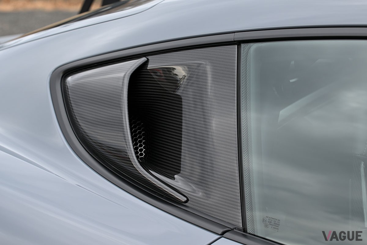 性能も見た目もレーシングカーのような仕上がりとなるポルシェ「718ケイマン」の最強仕様「718ケイマンGT4 RS」