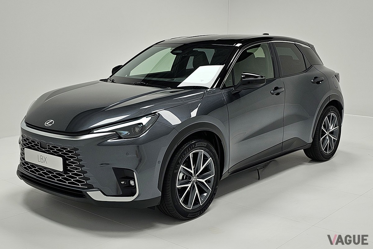 古くさいヒエラルキーを打破して新たな価値を持った高級車を創造するという、強いメッセージが車名にも込められているレクサス新型「LBX」