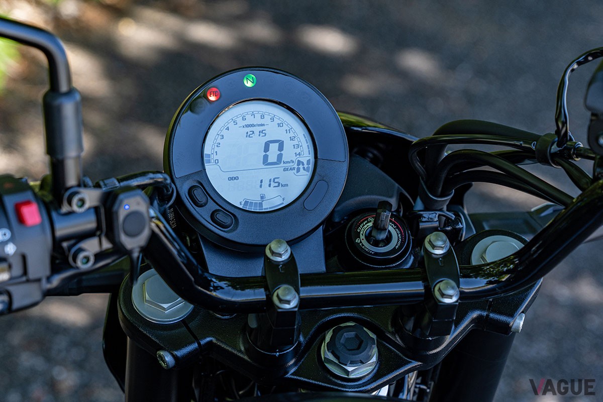 ETC車載器など利便性の高い装備類や「Ninja 400」譲りのパワフルエンジンが魅力的なカワサキ新型「エリミネーター」
