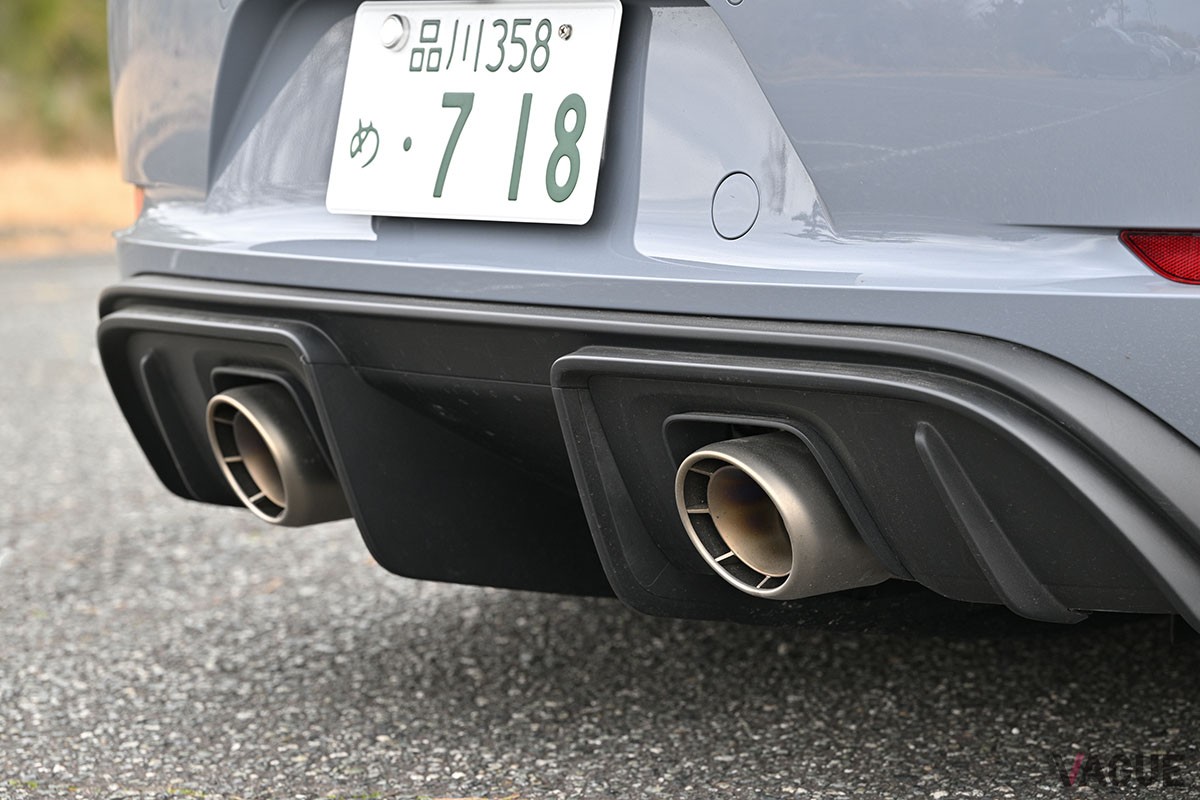 性能も見た目もレーシングカーのような仕上がりとなるポルシェ「718ケイマン」の最強仕様「718ケイマンGT4 RS」