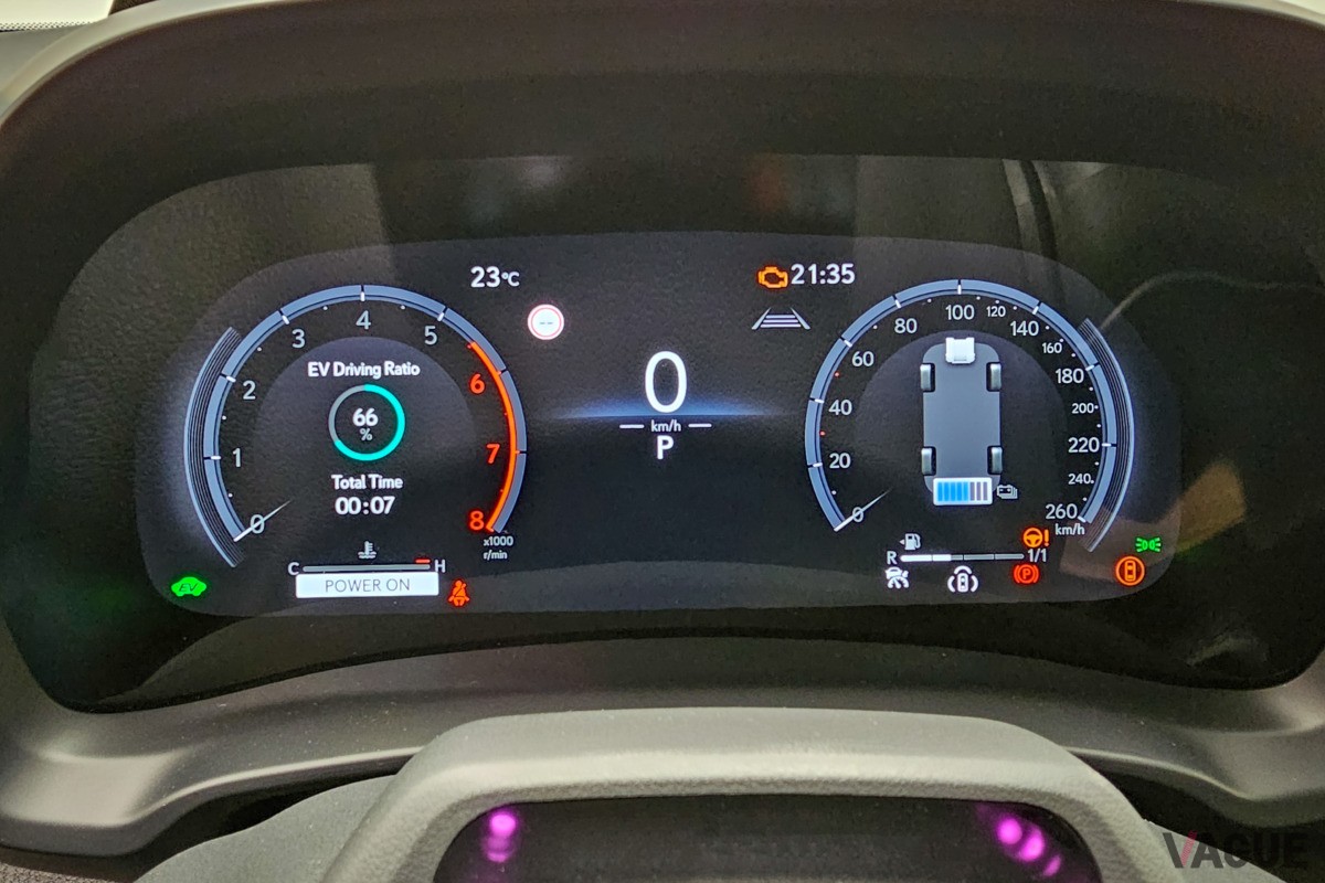 古くさいヒエラルキーを打破して新たな価値を持った高級車を創造するという、強いメッセージが車名にも込められているレクサス新型「LBX」