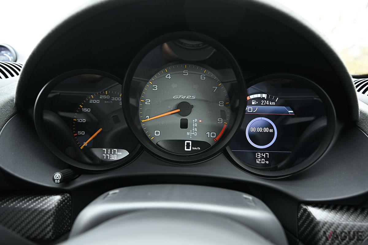 性能も見た目もレーシングカーのような仕上がりとなるポルシェ「718ケイマン」の最強仕様「718ケイマンGT4 RS」