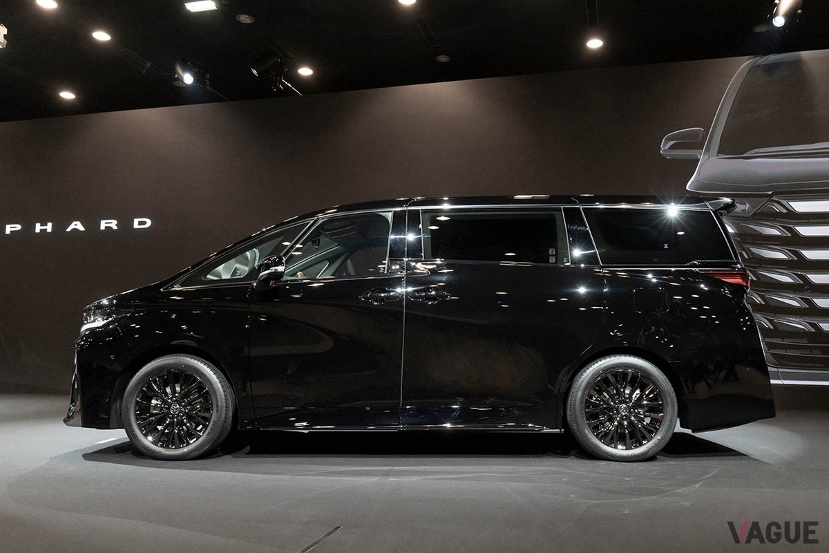 トヨタ新型「ヴェルファイア」