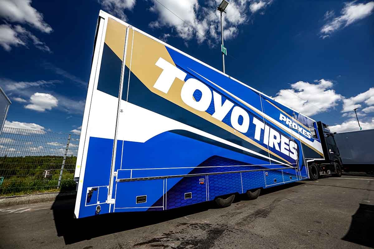 「PROXES SLICKS（ニュルブルクリンクスペック）」のトラック