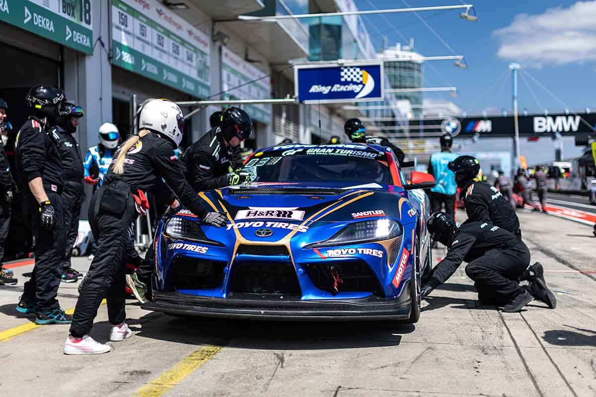 「TOYO TIRES with Ring Racing」の70号車、トヨタ「GRスープラGT4」