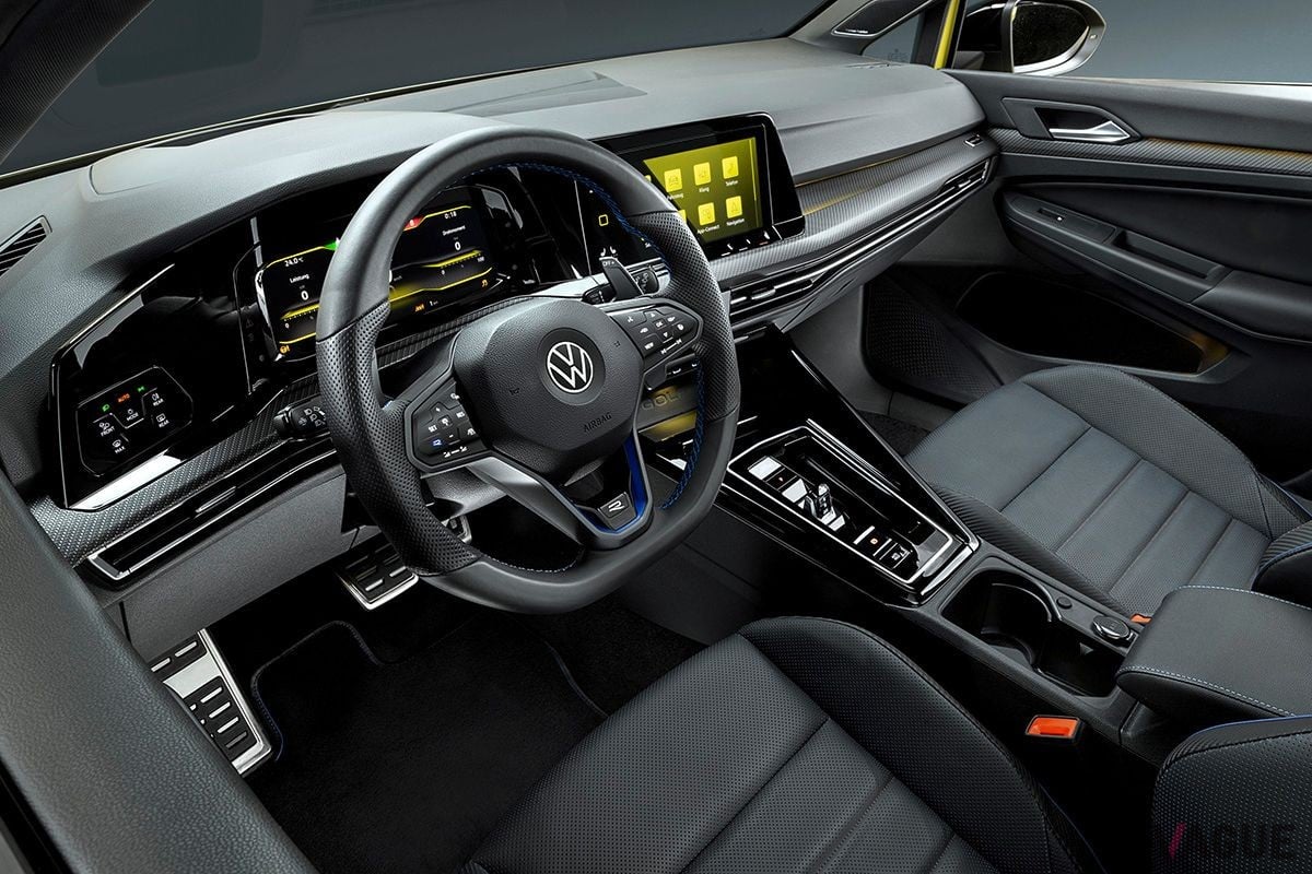 VW「ゴルフR 333リミテッドエディション」のインテリア