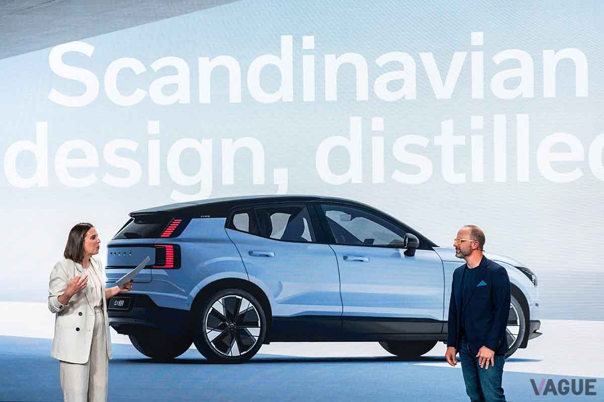 ボルボ新型「EX30」の発表会の様子