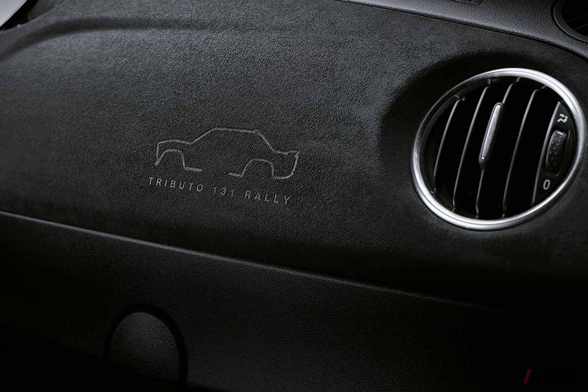 アバルトの限定車「695トリビュート131ラリー」