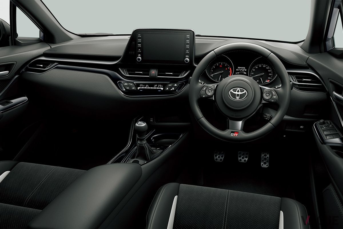 トヨタ現行型「C-HR」のインテリア
