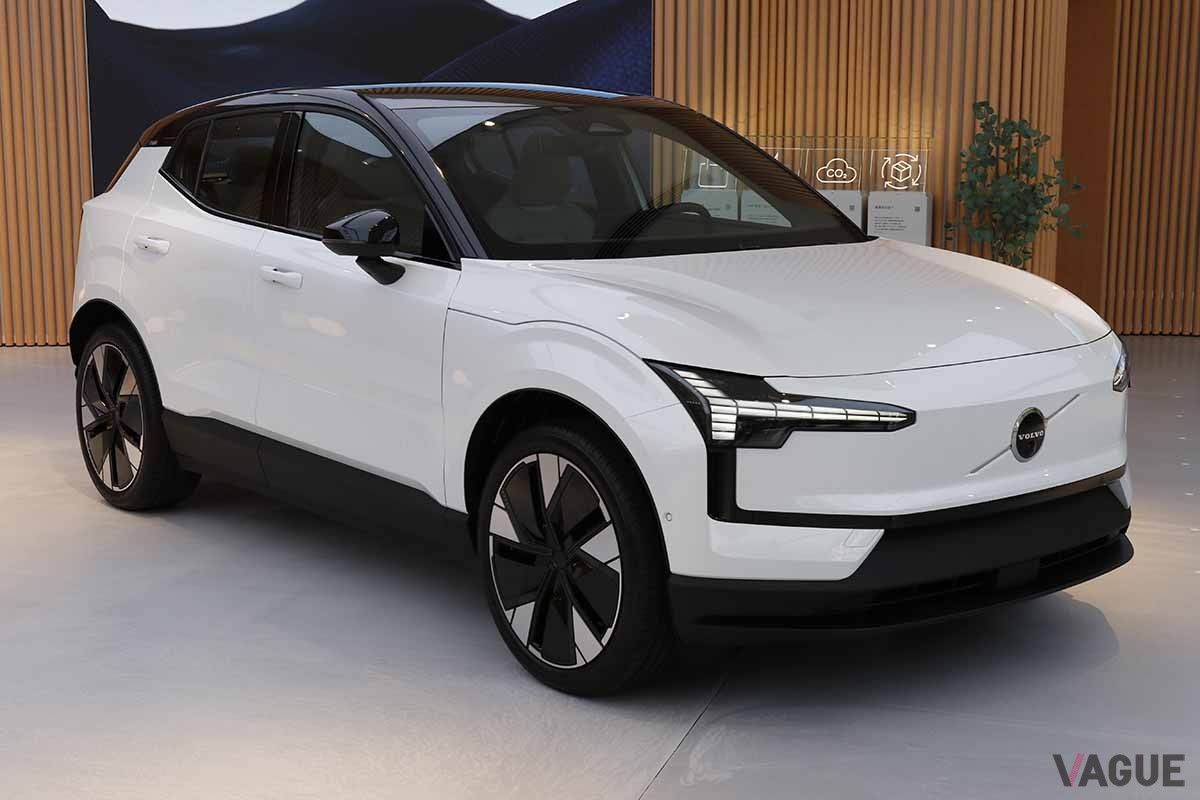 日本初公開されたボルボの新型電動SUV「EX30」