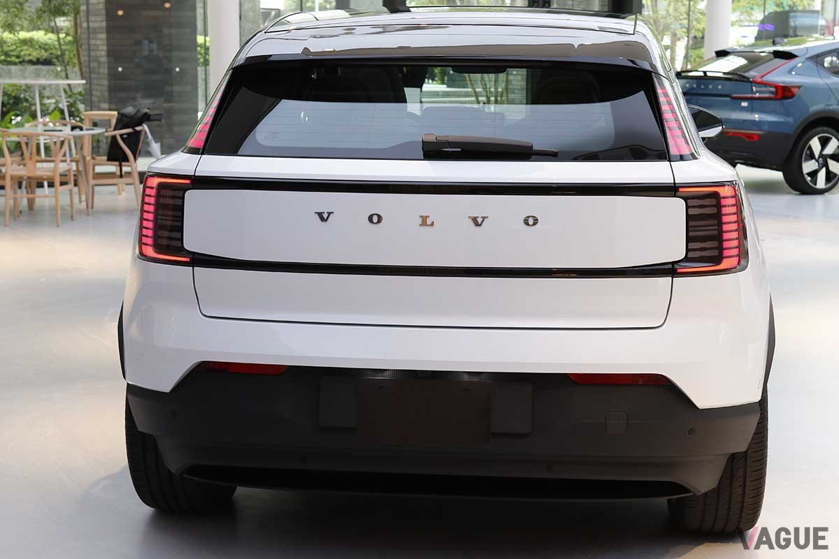 日本初公開されたボルボの新型電動SUV「EX30」