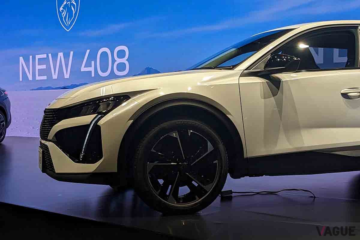 日本上陸したプジョー新型「408」
