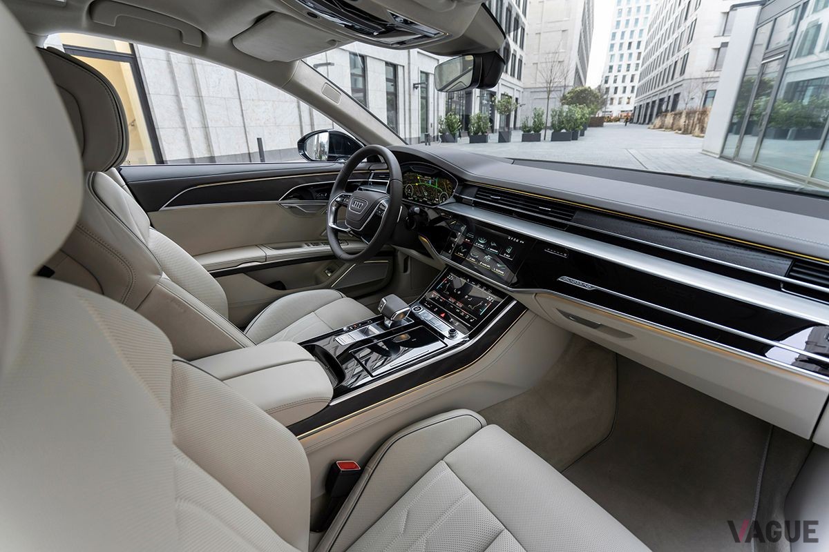 日本市場に導入されたアウディ新型「A8L 60TFSIeクワトロ」のインテリア