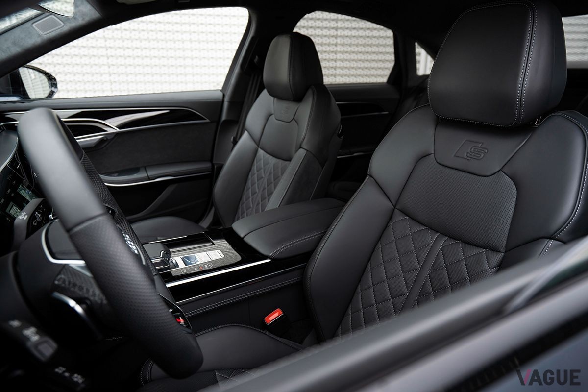 日本市場に導入されたアウディ新型「A8 60TFSIeクワトロ」のインテリア