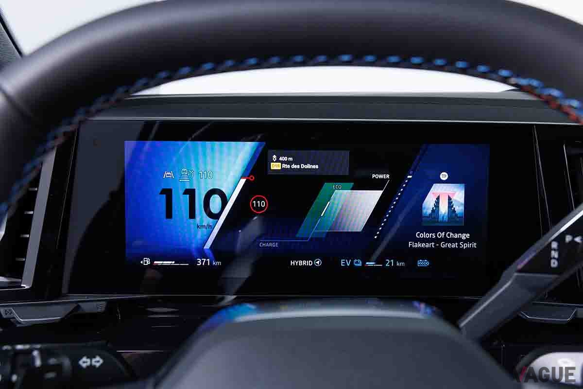 世界初公開されたルノー新型「ラファール」のインテリア