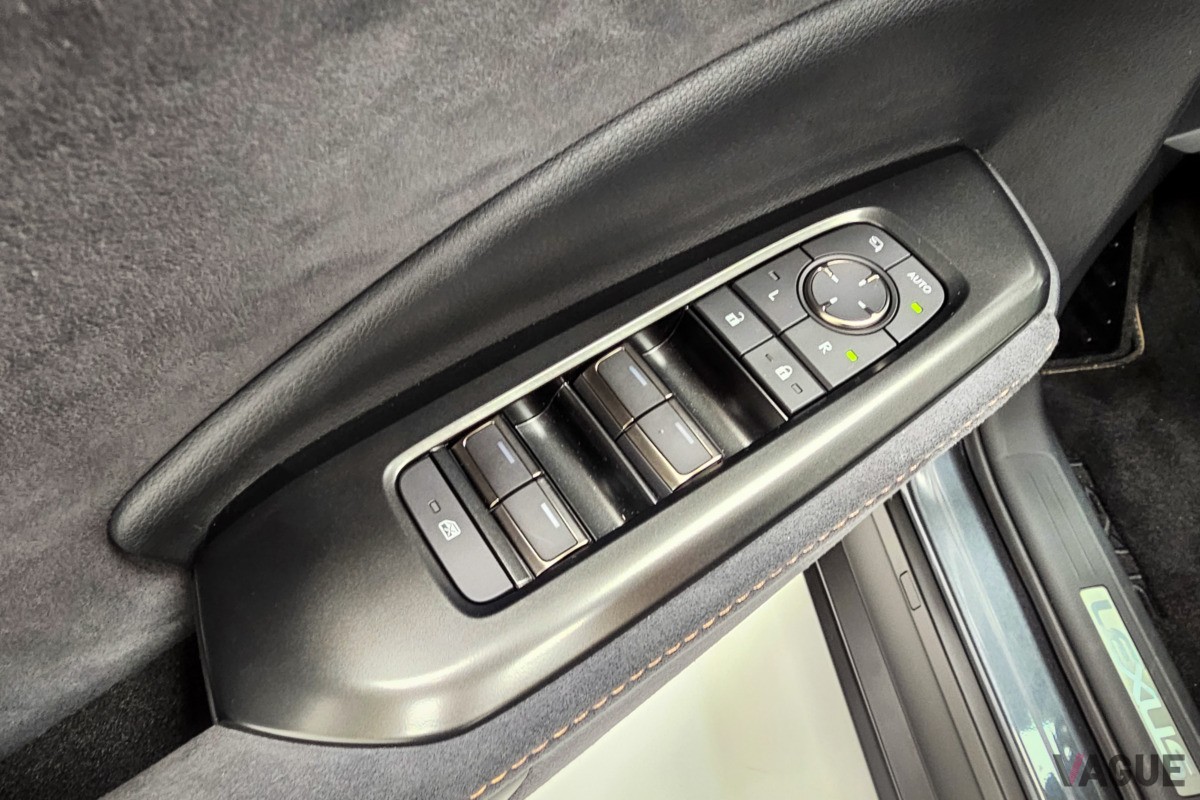 古くさいヒエラルキーを打破して新たな価値を持った高級車を創造するという、強いメッセージが車名にも込められているレクサス新型「LBX」