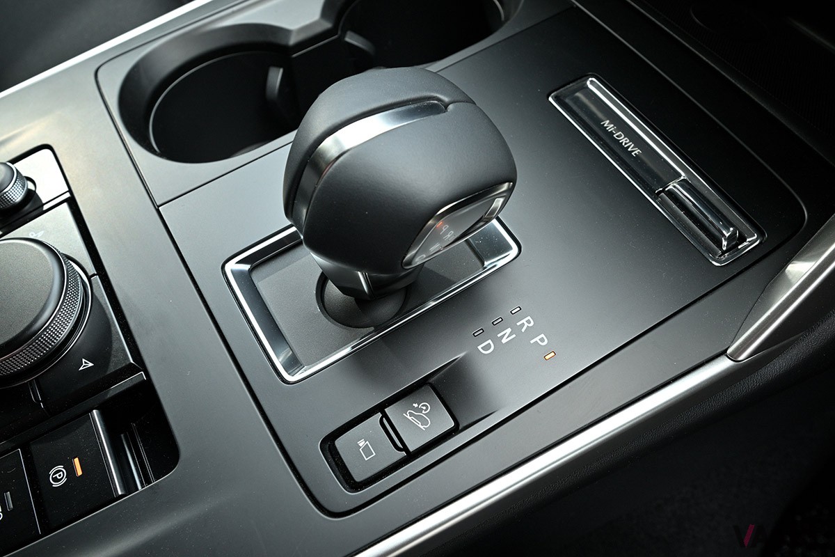6気筒ディーゼルエンジン車やPHEV仕様では味わえない軽快な走りと、必要にして十分以上のアイテムを兼備したマツダ「CX-60 25S Sパッケージ」