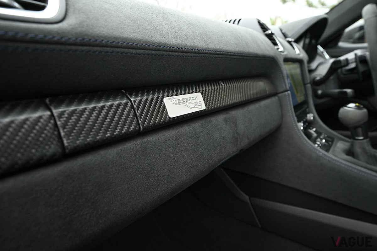 性能も見た目もレーシングカーのような仕上がりとなるポルシェ「718ケイマン」の最強仕様「718ケイマンGT4 RS」