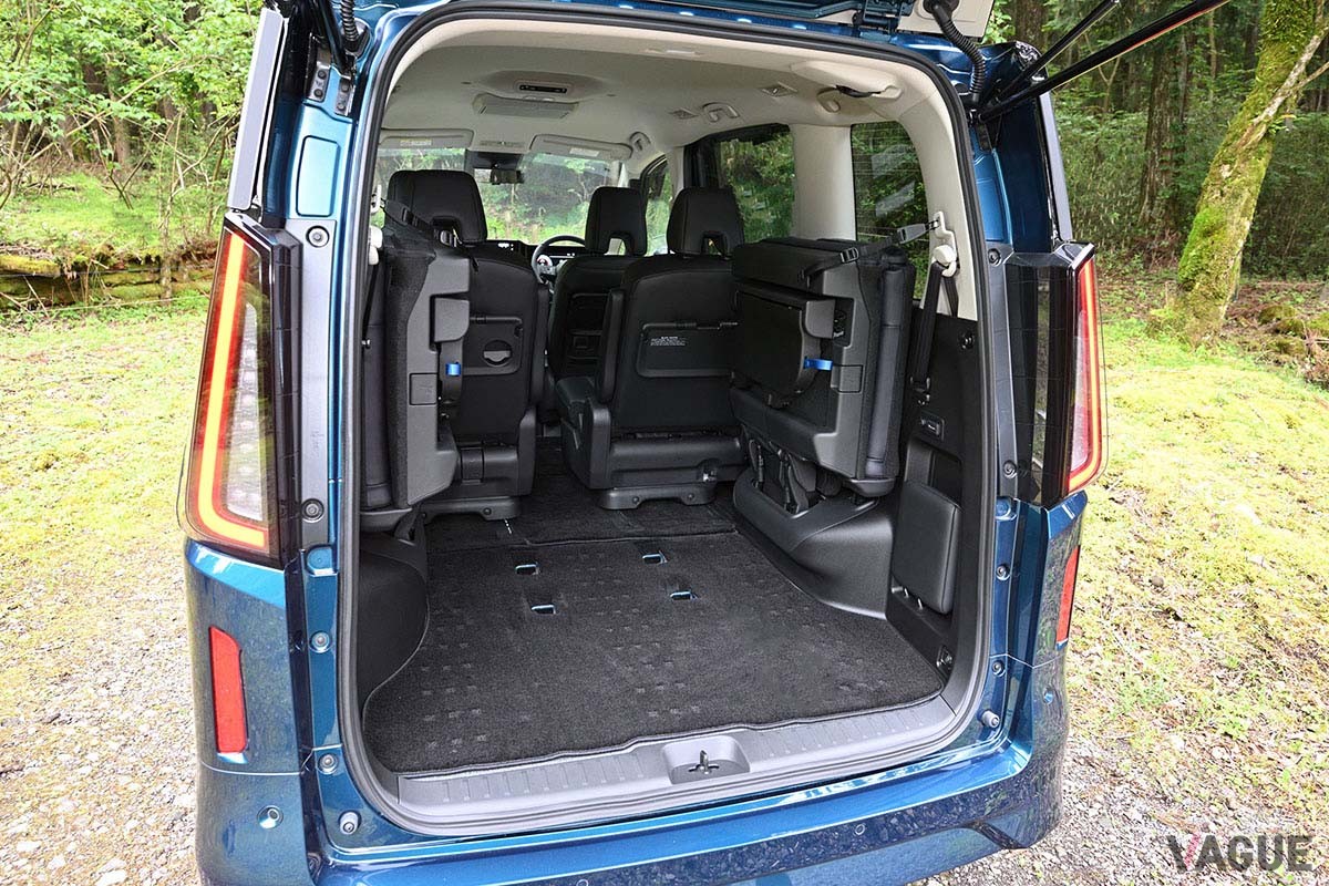 新型「セレナ」の最上級グレード「e-POWERルキシオン」は、日産が誇る先進の安全運転支援機能“プロパイロット2.0”の標準装備で高速移動が楽